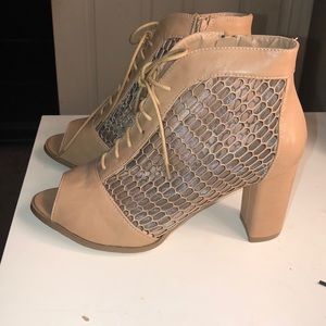Mesh chunky heel bootie